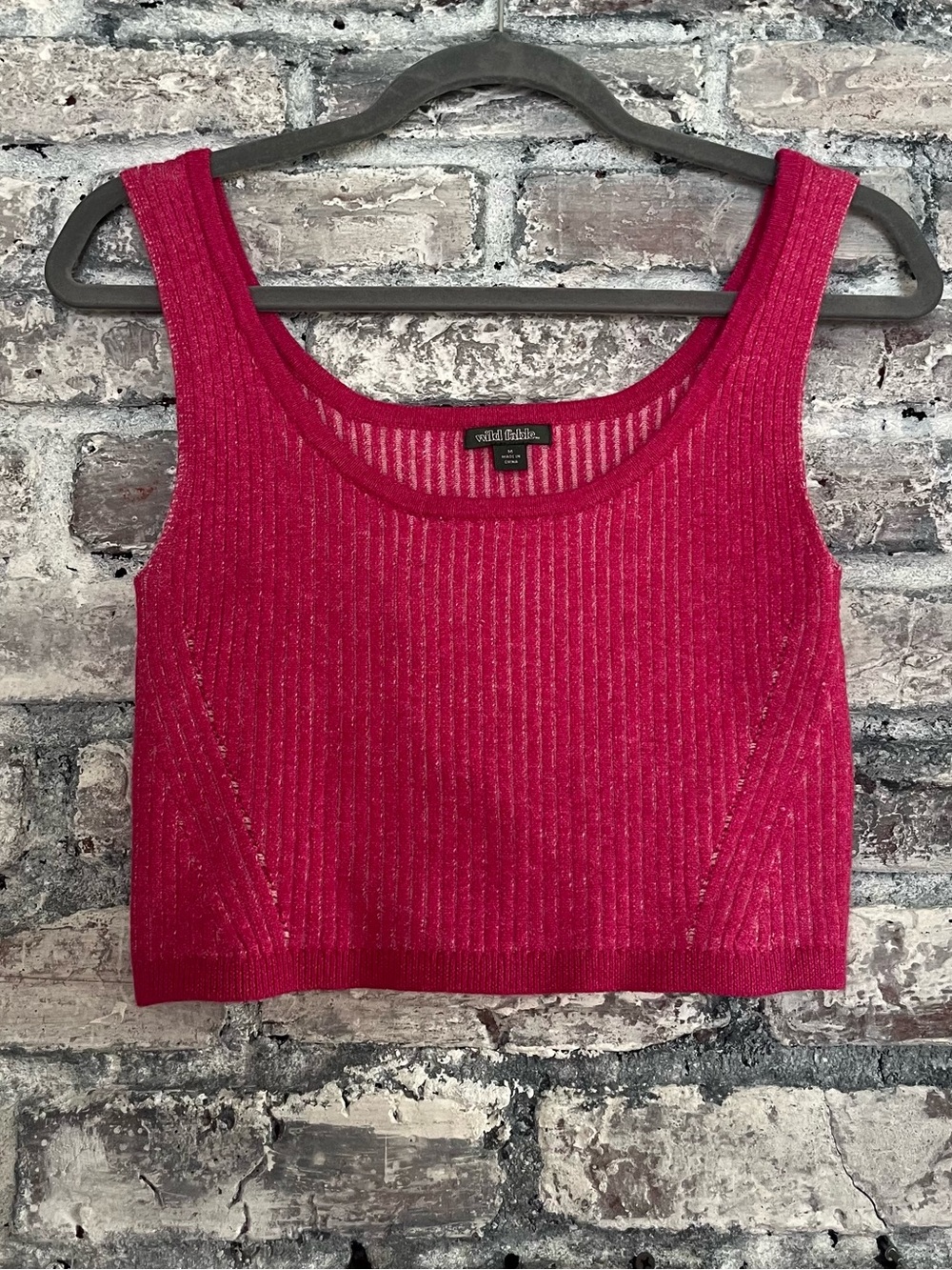 wild fable Hot Pink Ribbed Knit Crop Tank excellent condition smoke & pet free.